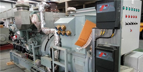 三菱S6R柴油發(fā)動機氣閥門轉動端蓋上面的間隙