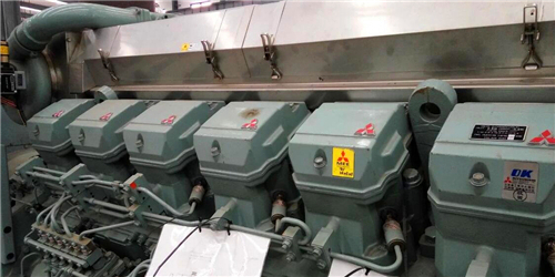 安裝三菱S12柴油發(fā)動機曲軸、主軸承瓦