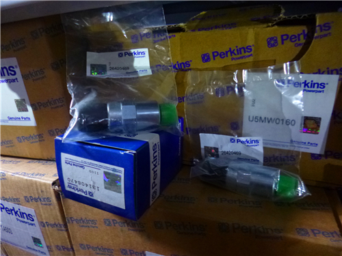 珀金斯1206E柴油機(jī)T410145柴油燃油泵、溫度感應(yīng)傳感器、燃料過(guò)濾器
