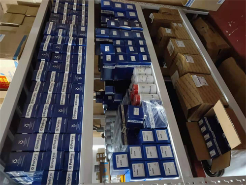 裝載機(jī)鉑金斯發(fā)動機(jī)1104 1106配件