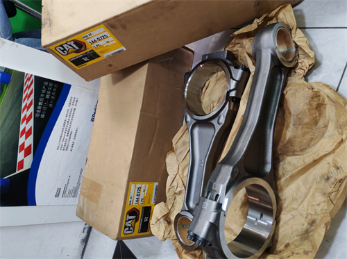 1800kw卡特集裝箱式柴油發(fā)電機零配件