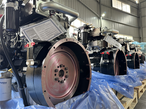 帕金斯四缸柴油發(fā)動機(jī)總成與原廠零配件